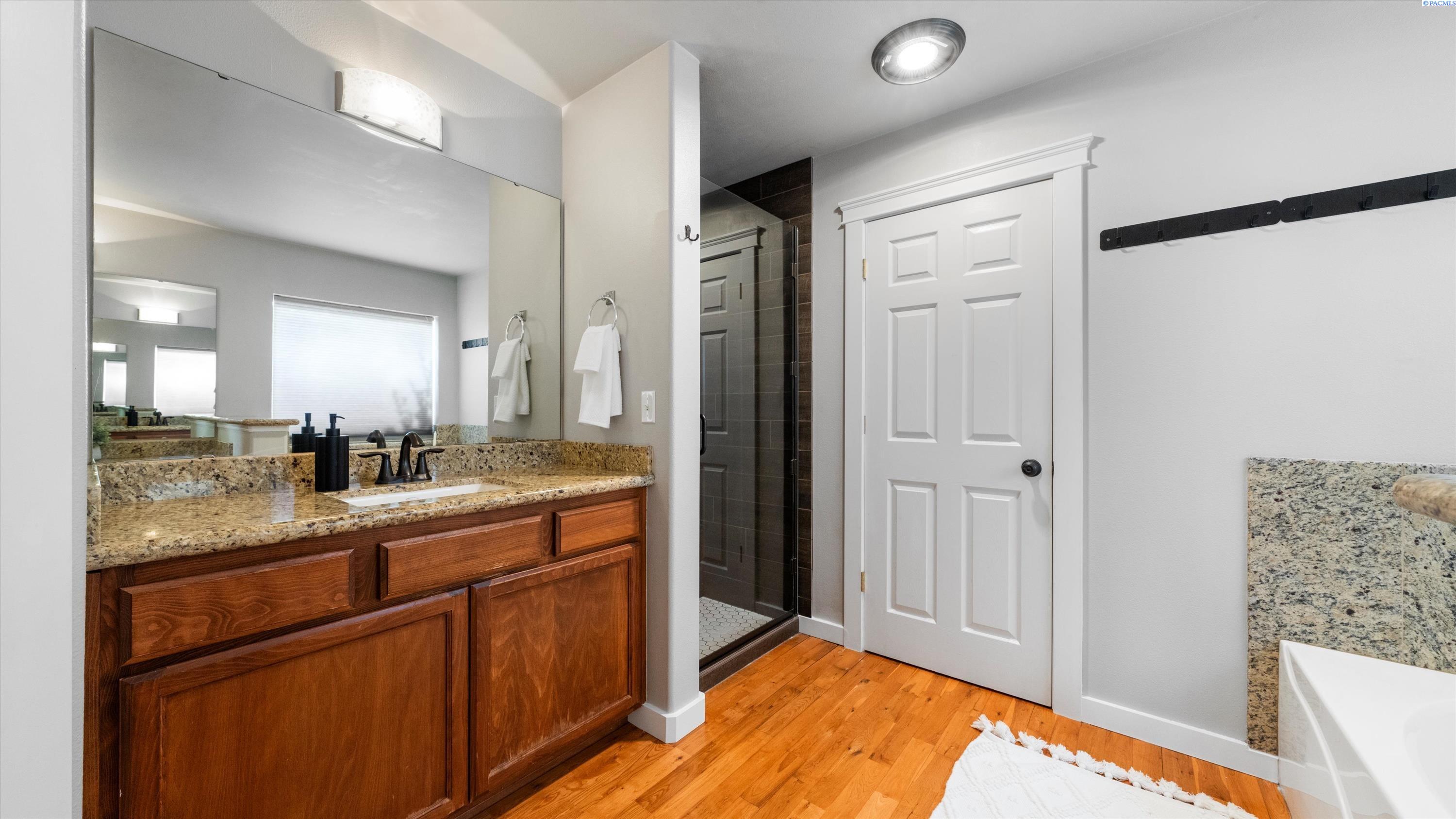 Pasco, Washington, 99301, United States, 4 Bedrooms Bedrooms, ,2 BathroomsBathrooms,Residential,For Sale,1956772