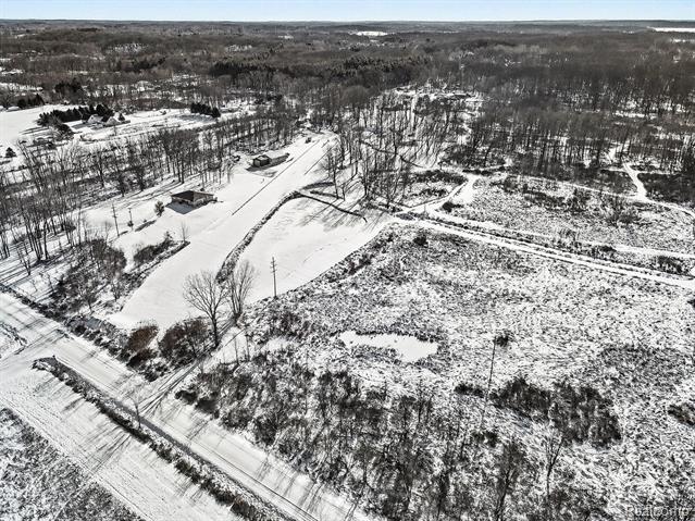 Iosco Twp, Michigan, 48843, United States, 4 Bedrooms Bedrooms, ,4 BathroomsBathrooms,Residential,For Sale,1980571