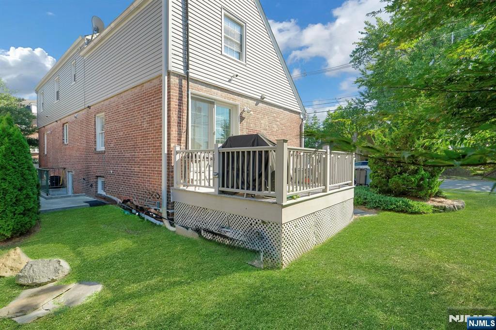 Ridgefield, New Jersey, 07657, United States, 4 Bedrooms Bedrooms, ,3 BathroomsBathrooms,Residential,For Sale,1991908