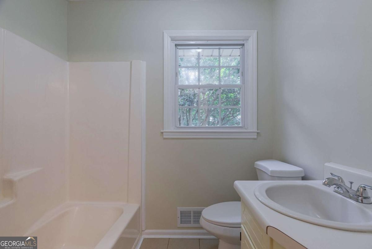 Statham, Georgia, 30666, United States, 3 Bedrooms Bedrooms, ,2 BathroomsBathrooms,Residential,For Sale,1882643