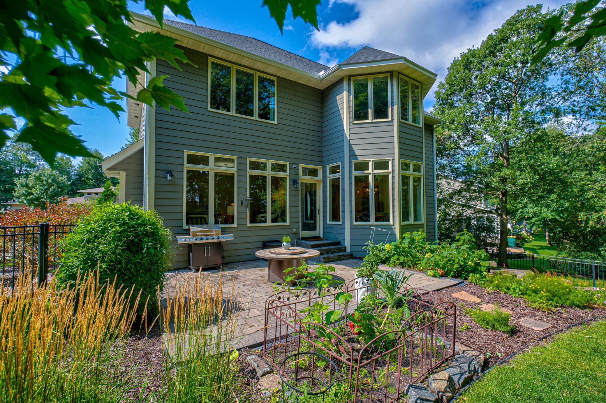 Eau Claire, Wisconsin, 54701, United States, 6 Bedrooms Bedrooms, ,2 BathroomsBathrooms,Residential,For Sale,1992855