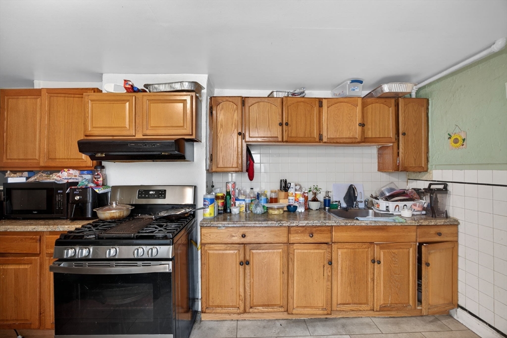 Boston, Massachusetts, 02128, United States, 8 Bedrooms Bedrooms, ,2 BathroomsBathrooms,Residential,For Sale,2040456