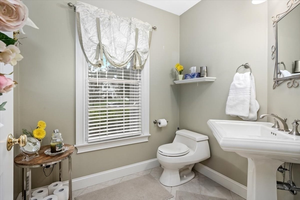 Hanover, Massachusetts, 02339, United States, 5 Bedrooms Bedrooms, ,5 BathroomsBathrooms,Residential,For Sale,1940579