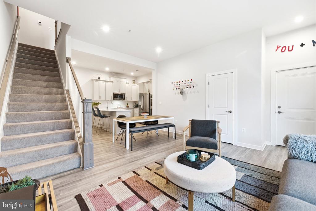 Rockville, Maryland, 20855, United States, 2 Bedrooms Bedrooms, ,3 BathroomsBathrooms,Residential,For Sale,2010770