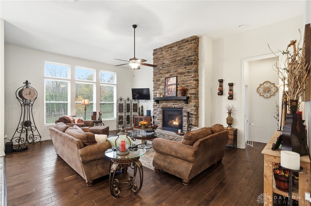 Beavercreek Twp, Ohio, 45385, United States, 3 Bedrooms Bedrooms, ,4 BathroomsBathrooms,Residential,For Sale,1991146