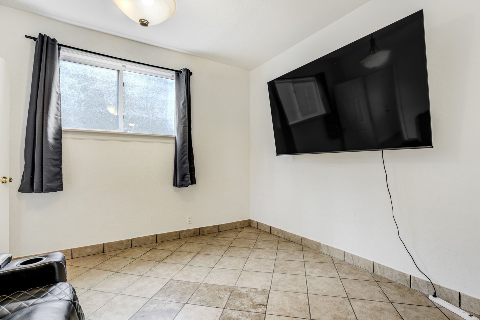  Updated Four Bedroom Home with Assumable Loan - 物件實景