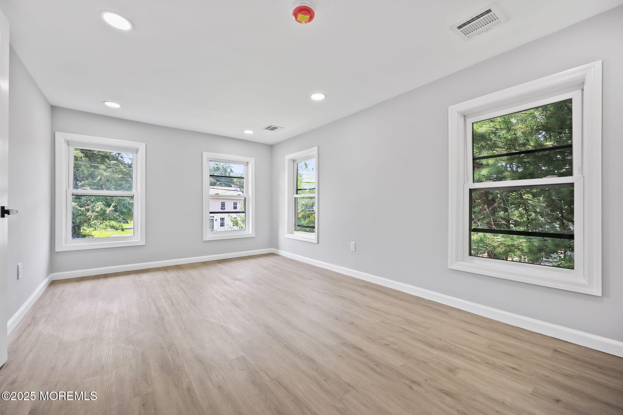 Matawan, New Jersey, 07747, United States, 3 Bedrooms Bedrooms, ,2 BathroomsBathrooms,Residential,For Sale,1977234