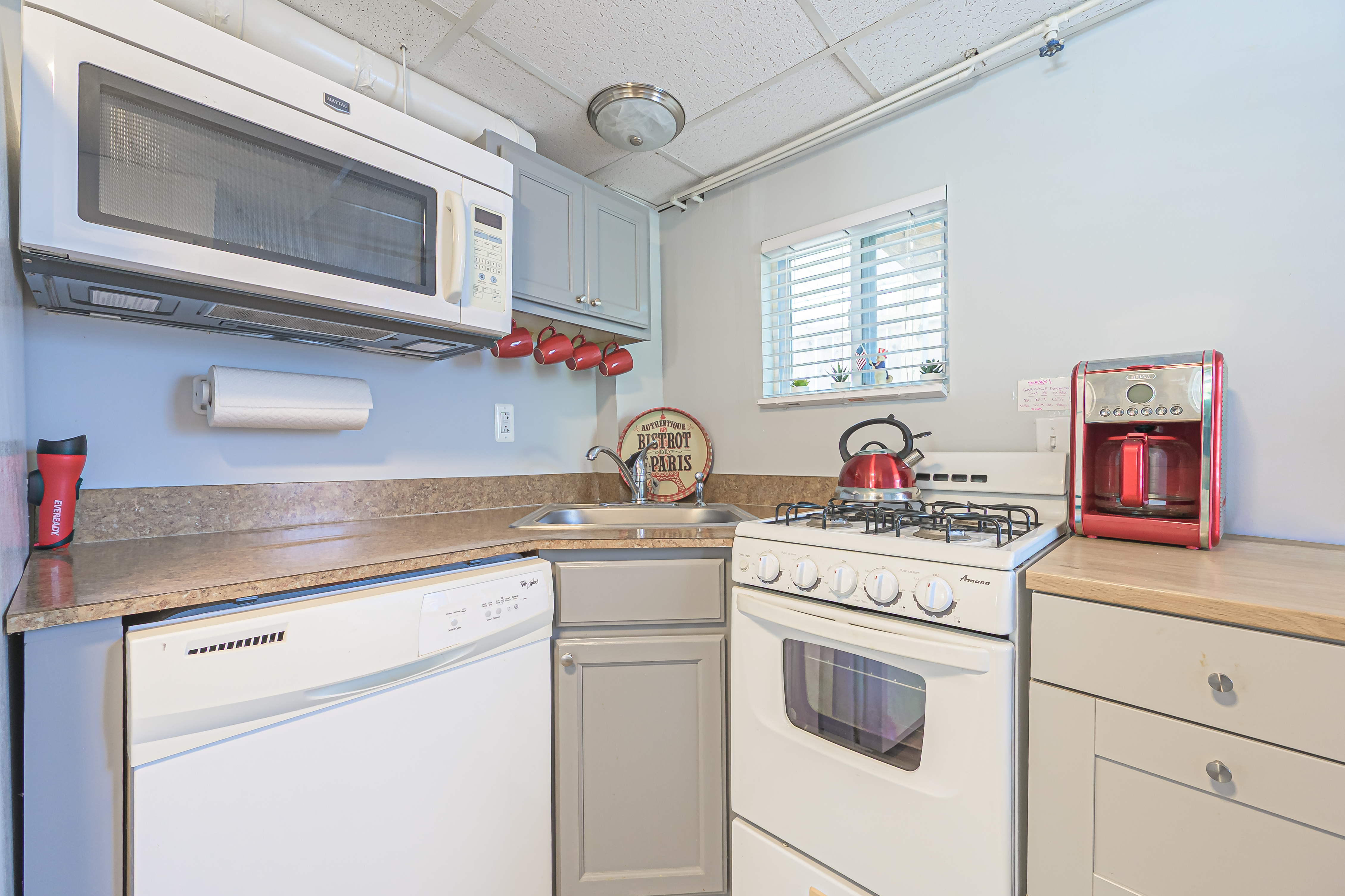 Somers Point, New Jersey, 08244, United States, 3 Bedrooms Bedrooms, ,2 BathroomsBathrooms,Residential,For Sale,1984026