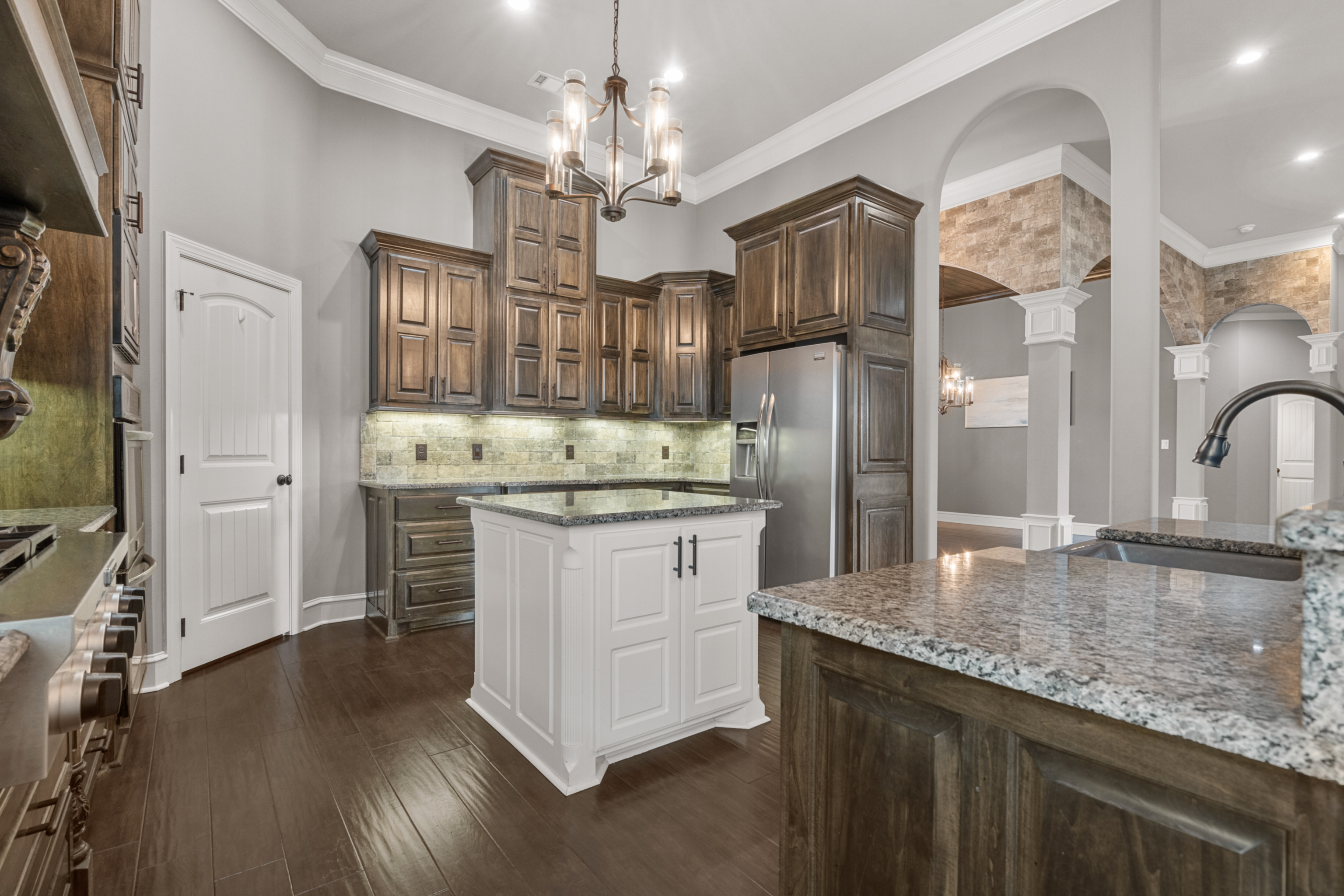 Hot Springs, Arkansas, 71901, United States, 4 Bedrooms Bedrooms, ,4 BathroomsBathrooms,Residential,For Sale,1760165