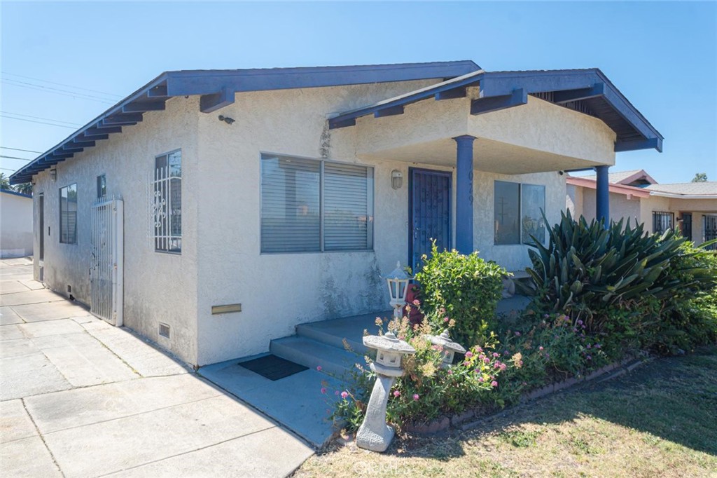 Los Angeles, California, 90043, United States, 2 Bedrooms Bedrooms, ,1 BathroomBathrooms,Residential,For Sale,1905561