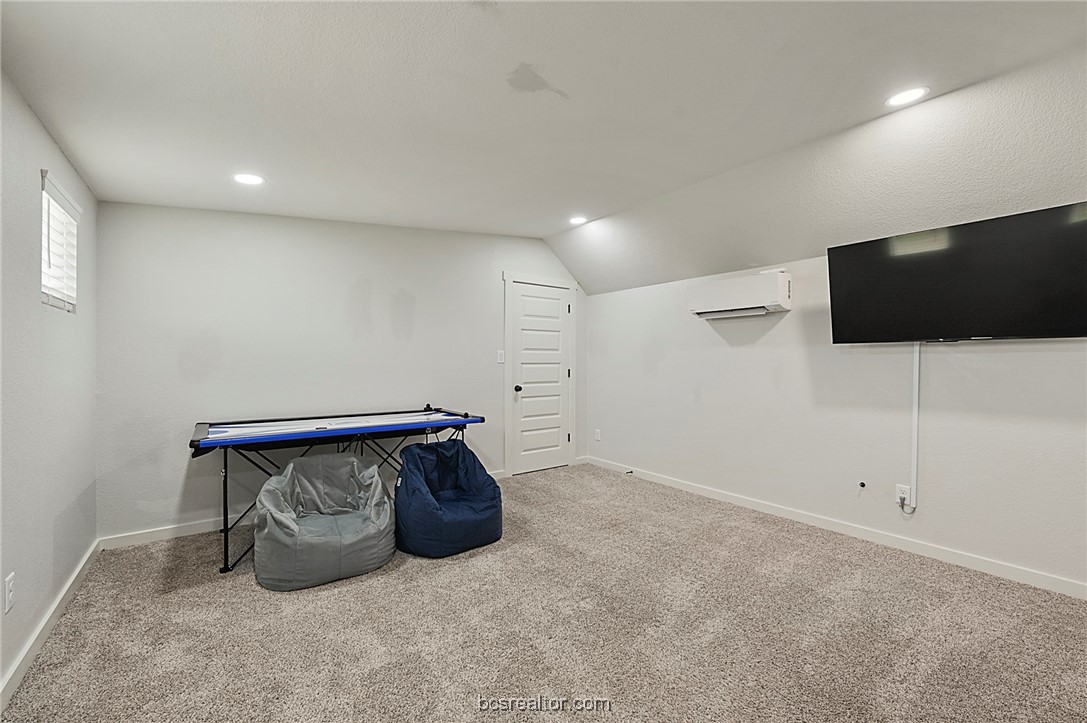 Bryan, Texas, 77808-7031, United States, 4 Bedrooms Bedrooms, ,4 BathroomsBathrooms,Residential,For Sale,1978481