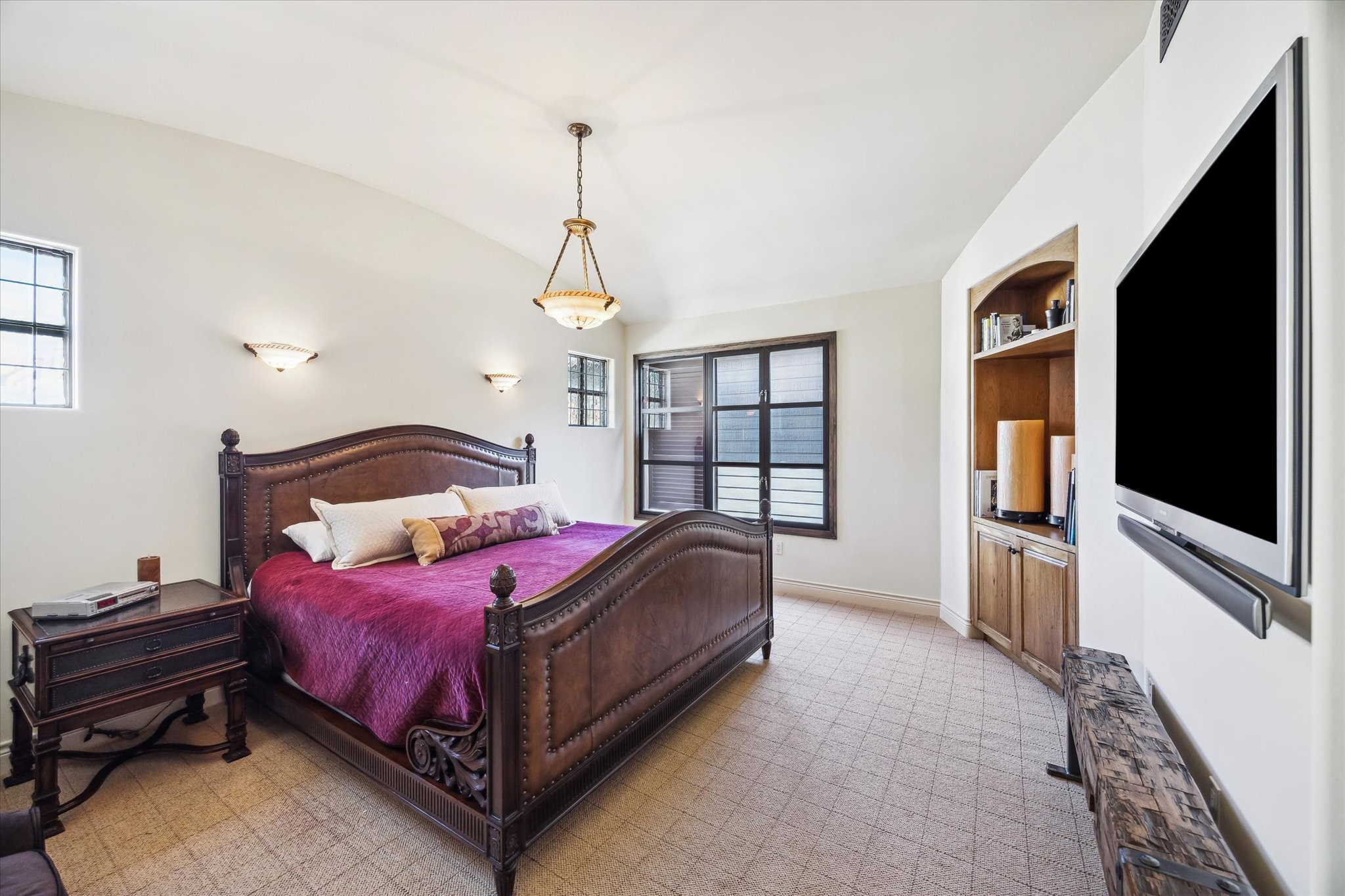  4320 Dickson - 物件實景