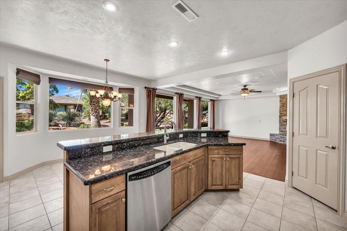 Washington, Utah, 84780, United States, 3 Bedrooms Bedrooms, ,2 BathroomsBathrooms,Residential,For Sale,1975260