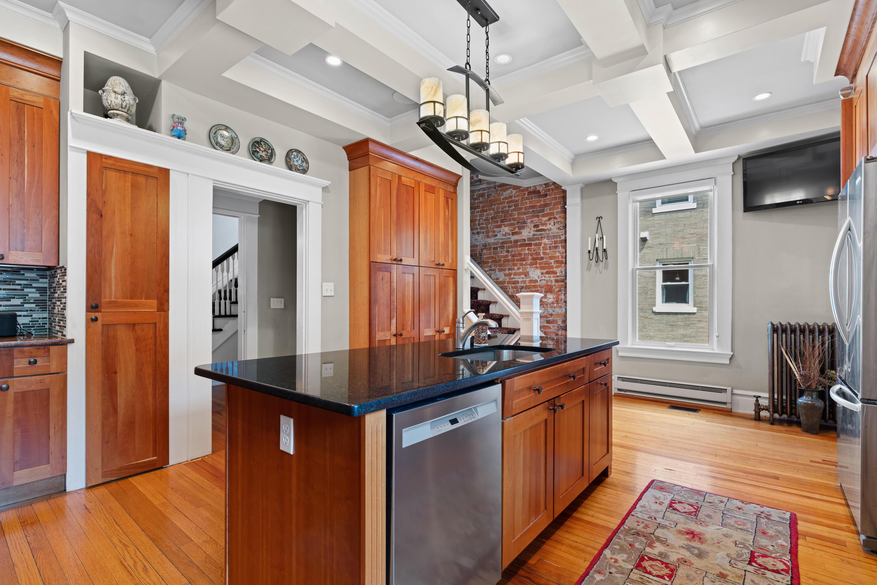 Columbus, Ohio, 43203, United States, 5 Bedrooms Bedrooms, ,4 BathroomsBathrooms,Residential,For Sale,1983824