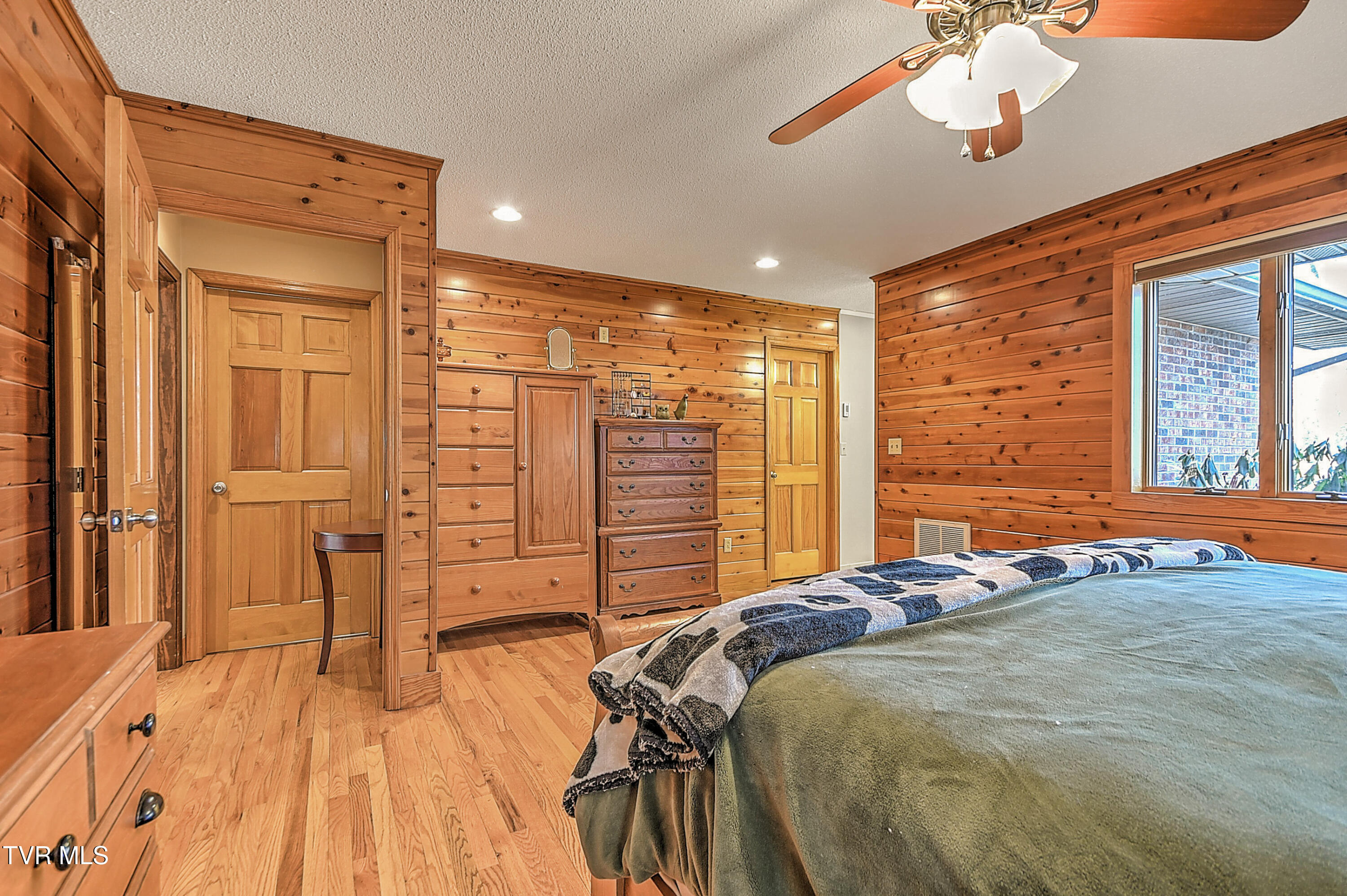 Jonesborough, Tennessee, 37659, United States, 6 Bedrooms Bedrooms, ,6 BathroomsBathrooms,Residential,For Sale,2011777