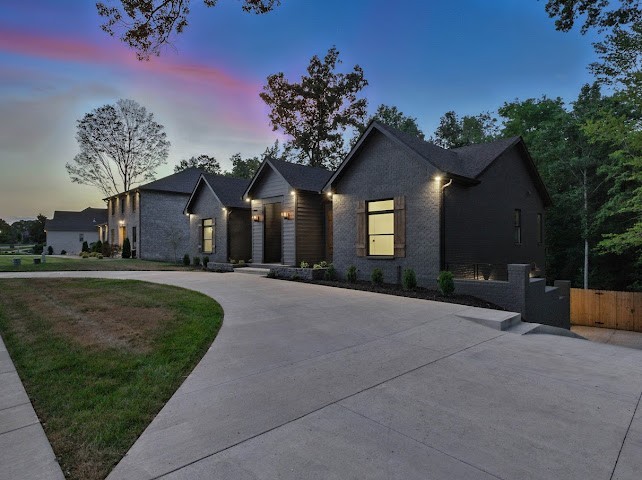 Clarksville, Tennessee, 37043, United States, 4 Bedrooms Bedrooms, ,3 BathroomsBathrooms,Residential,For Sale,1980673