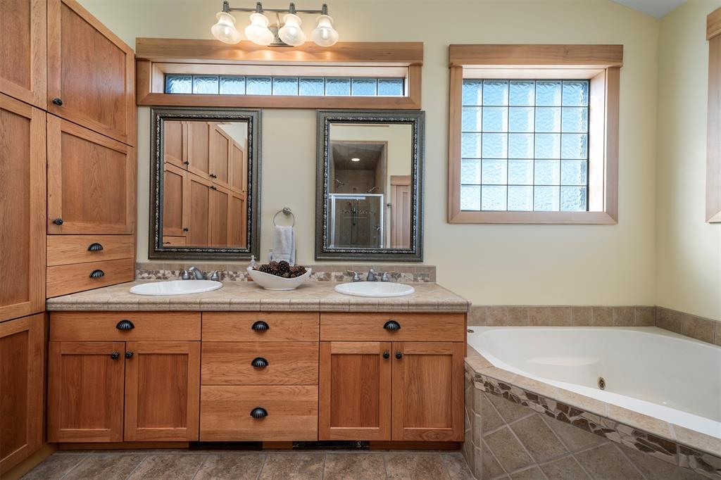 Polson, Montana, 59860, United States, 4 Bedrooms Bedrooms, ,4 BathroomsBathrooms,Residential,For Sale,1930633
