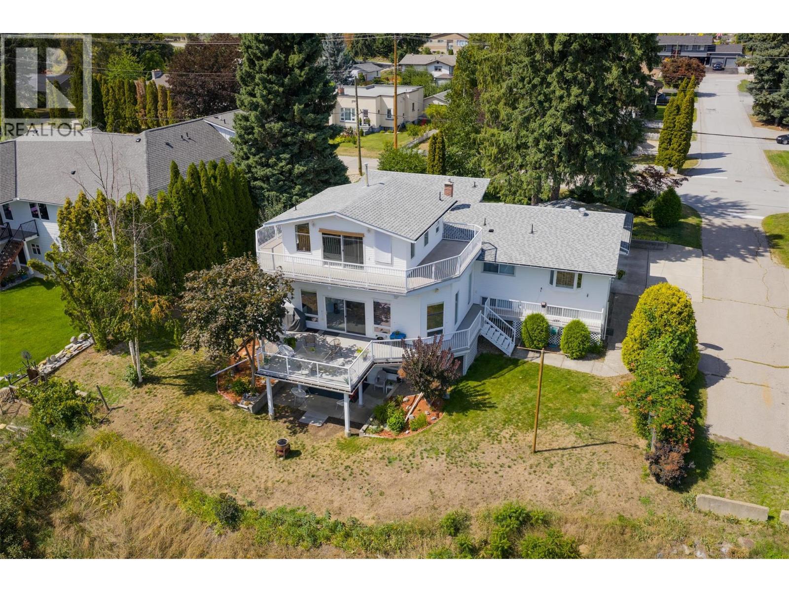 CASTLEGAR, British Columbia, V1N 2S5, CA, 5 Bedrooms Bedrooms, ,3 BathroomsBathrooms,Residential,For Sale,1918306