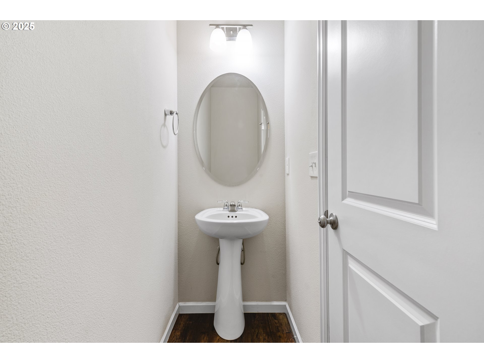 Ridgefield, Washington, 98642, United States, 4 Bedrooms Bedrooms, ,2 BathroomsBathrooms,Residential,For Sale,1970691