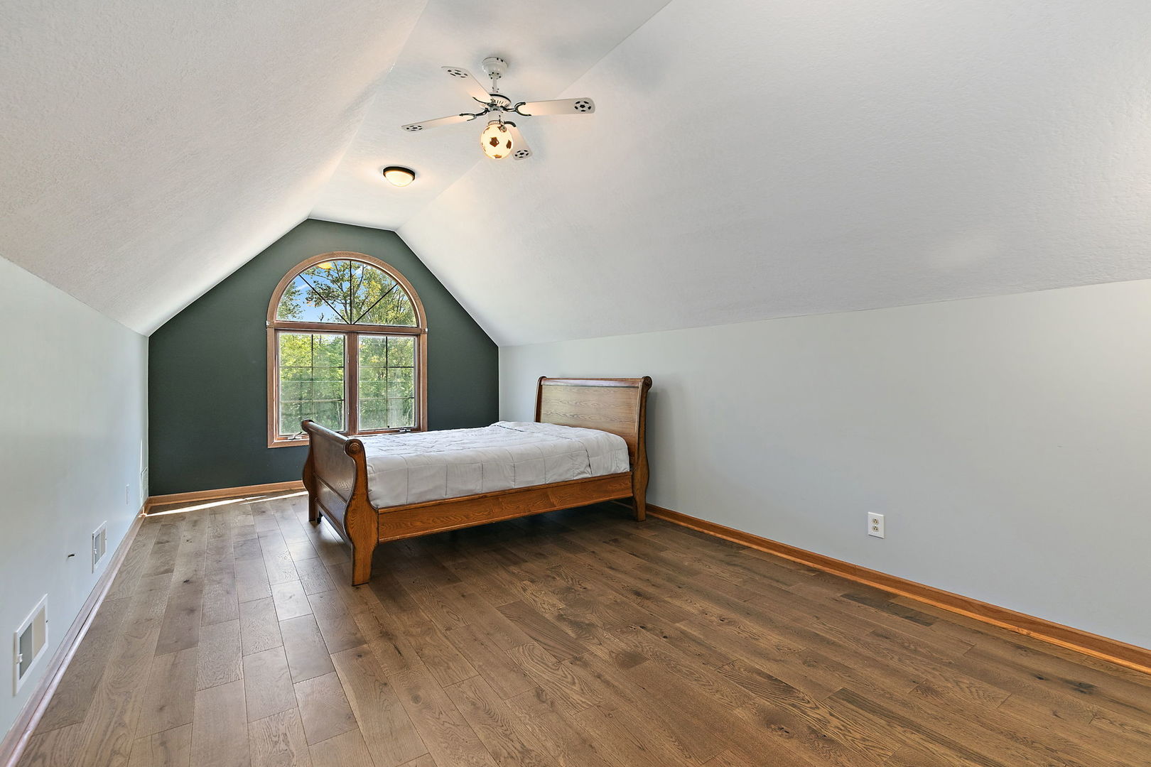 Custer Park, Illinois, 60481, United States, 4 Bedrooms Bedrooms, ,3 BathroomsBathrooms,Residential,For Sale,1977920