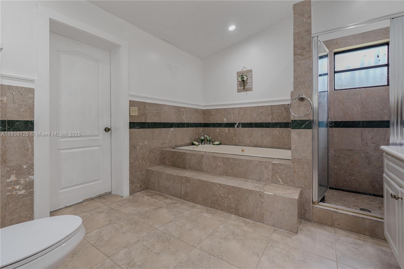 Miami, Florida, 33165, United States, 3 Bedrooms Bedrooms, ,2 BathroomsBathrooms,Residential,For Sale,1906706