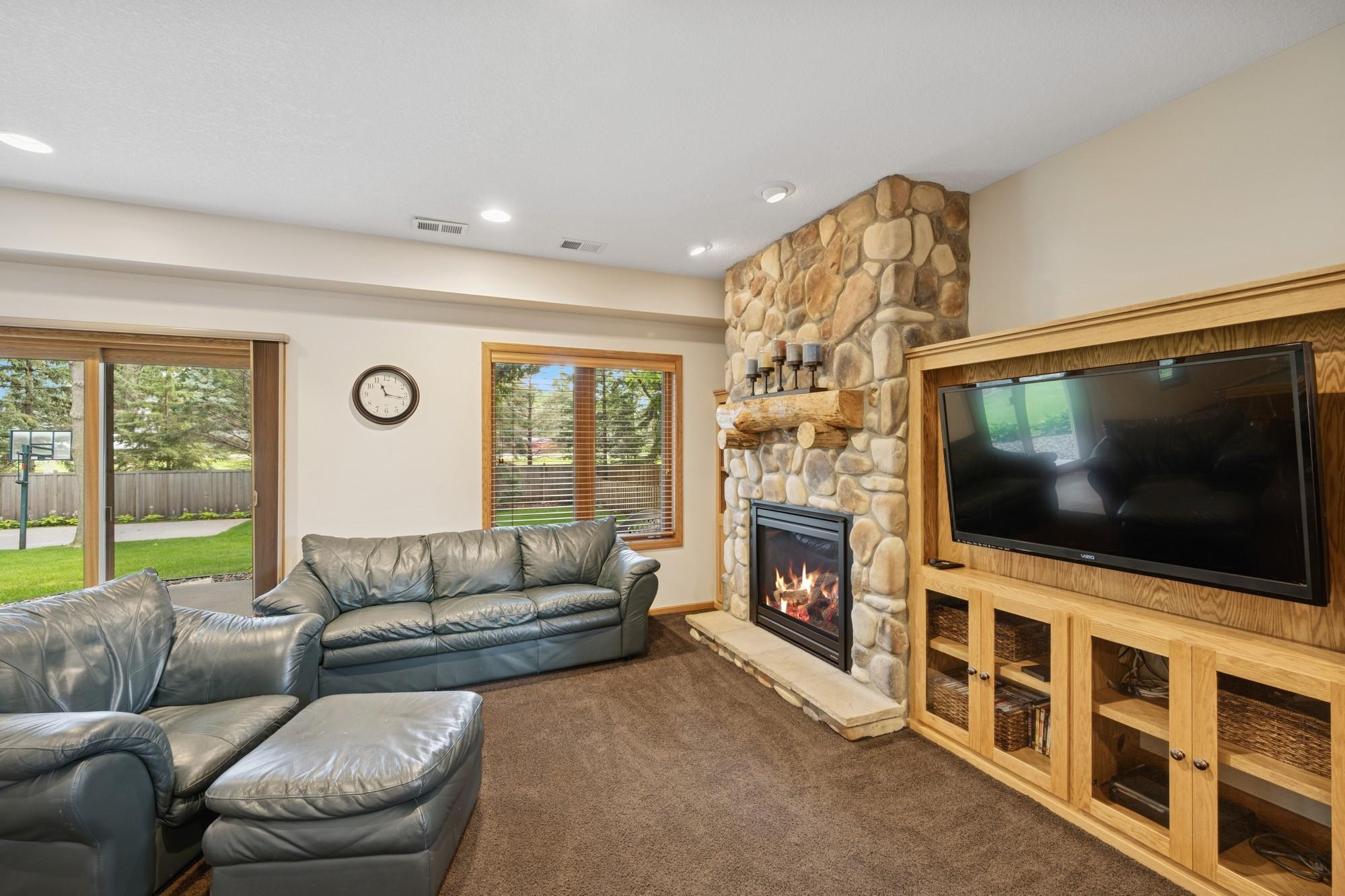 Lakeville, Minnesota, 55044, United States, 5 Bedrooms Bedrooms, ,4 BathroomsBathrooms,Residential,For Sale,1901941