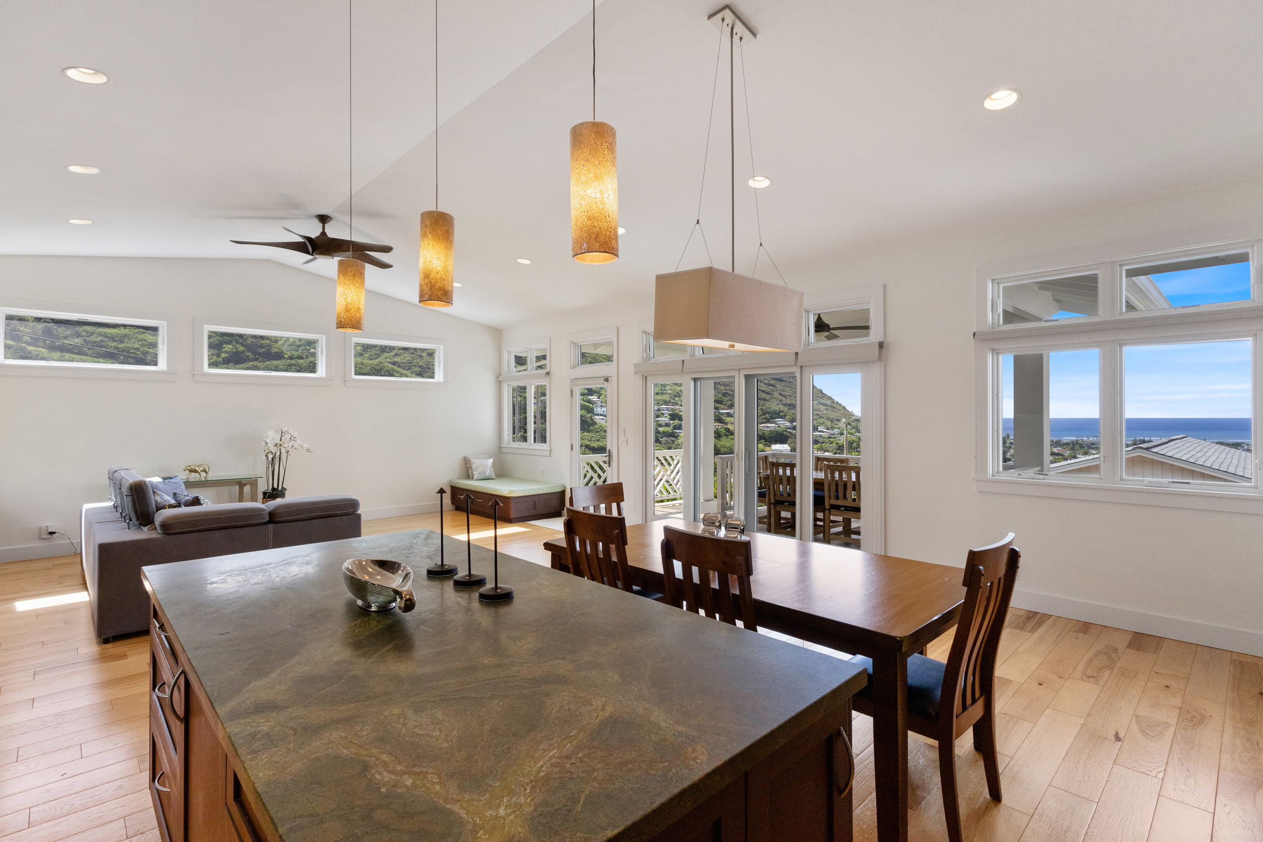 Honolulu, Hawaii, 96821, United States, 3 Bedrooms Bedrooms, ,3 BathroomsBathrooms,Residential,For Sale,1975355