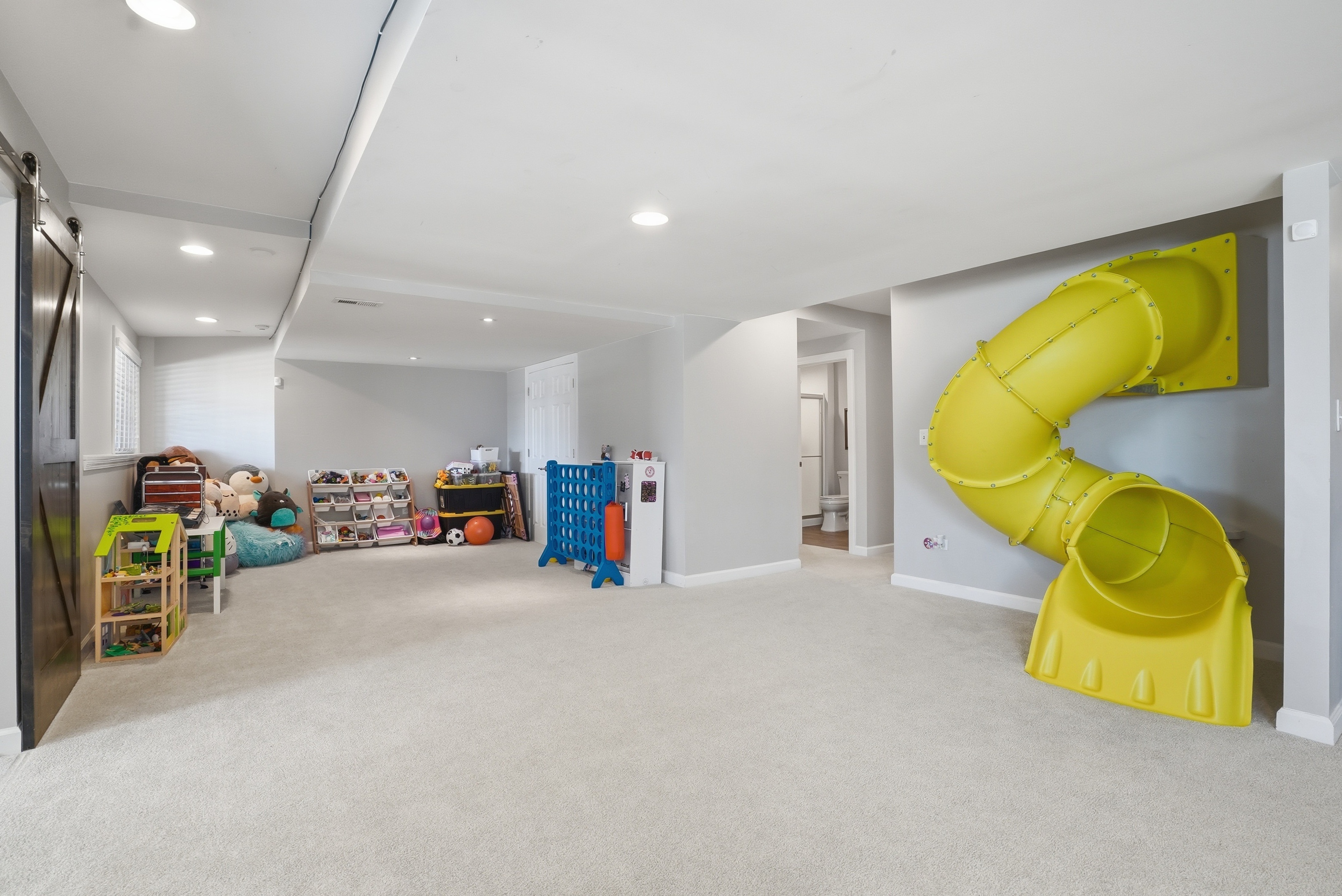  The Crown Jewel of Tall Grass: Waterfront Privacy Meets the Ultimate Layout - 物件實景