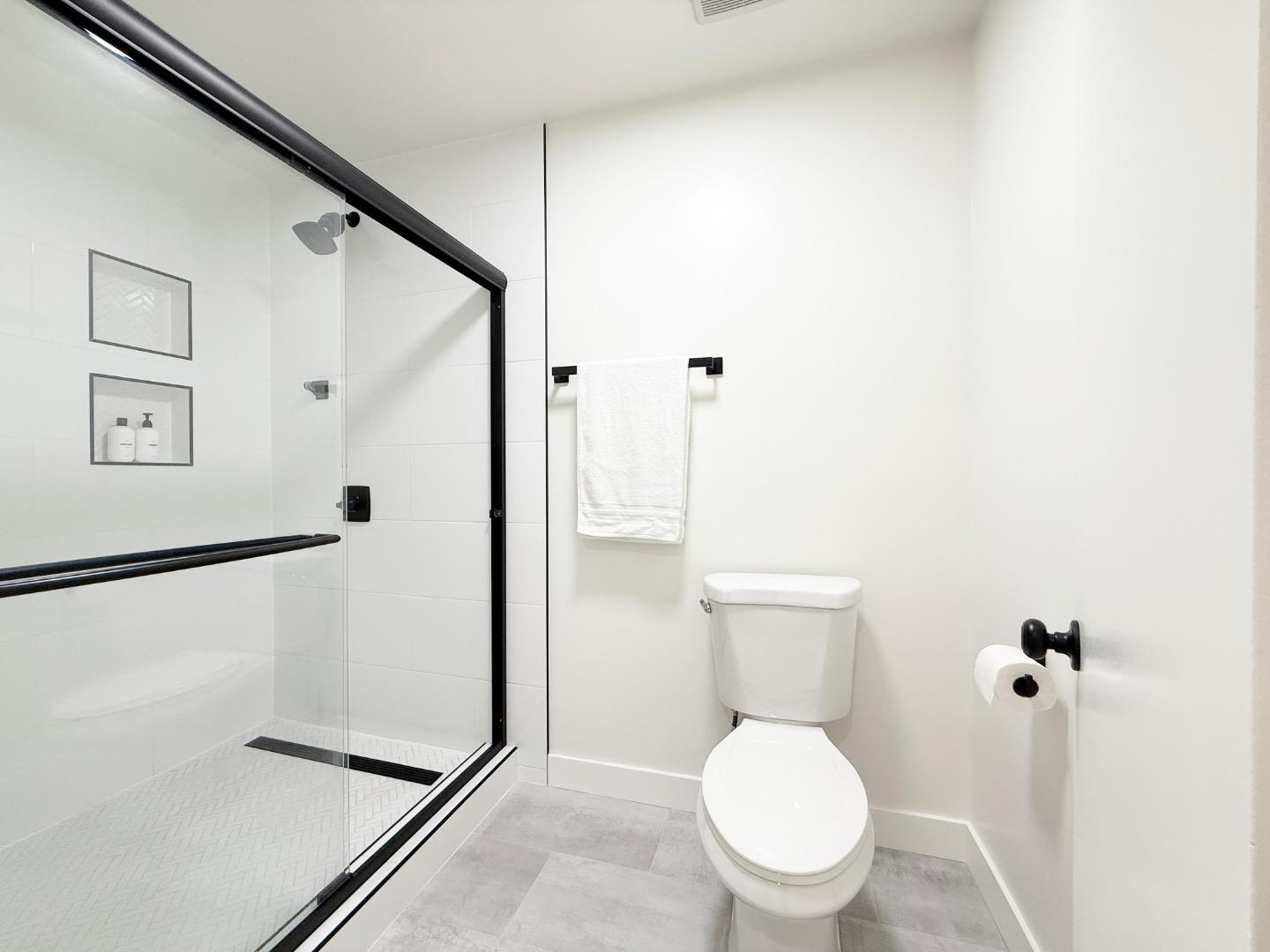 Santa Clara, California, 95051, United States, 2 Bedrooms Bedrooms, ,2 BathroomsBathrooms,Residential,For Sale,1941992