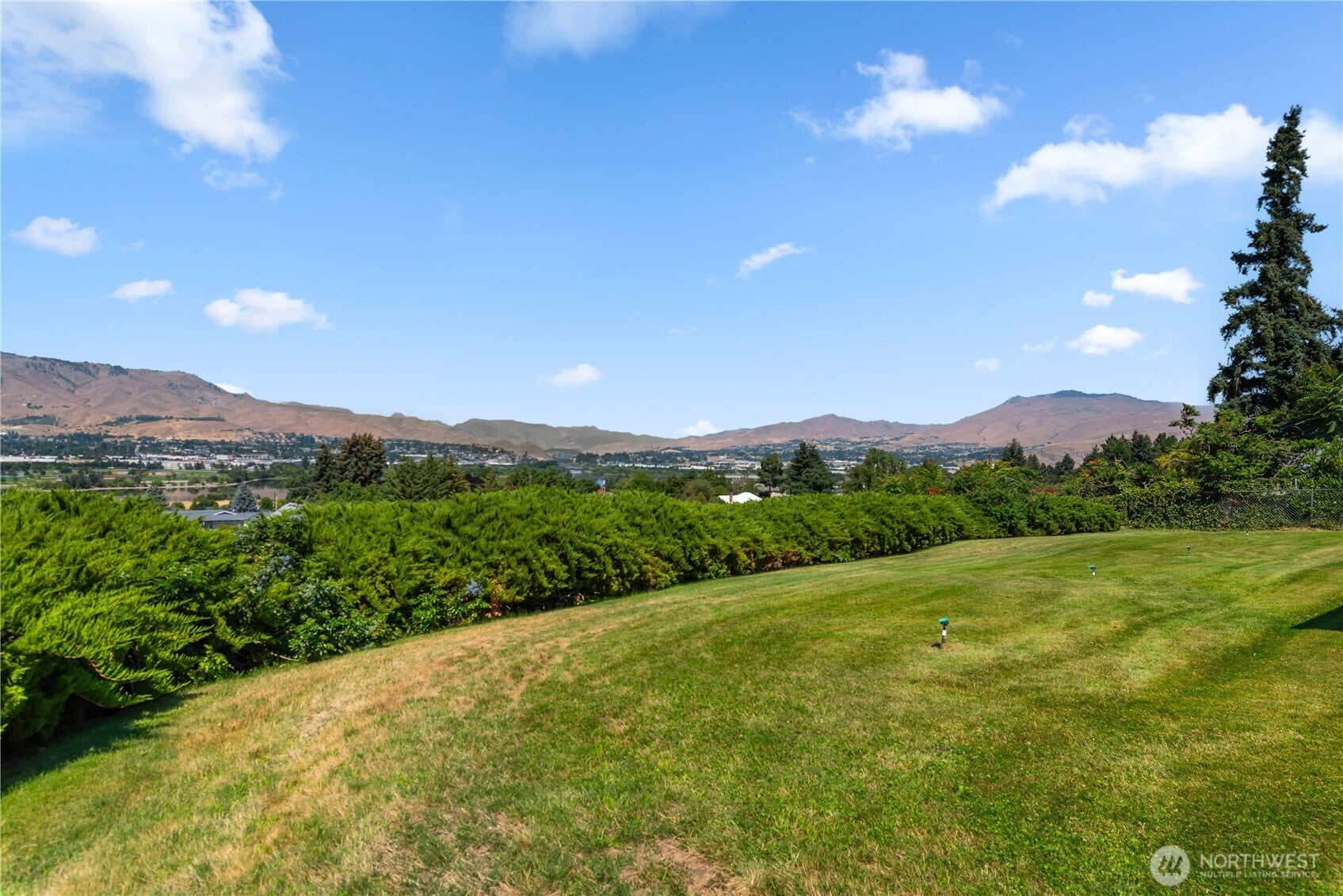 East Wenatchee, Washington, 98802, United States, 3 Bedrooms Bedrooms, ,1 BathroomBathrooms,Residential,For Sale,1890394