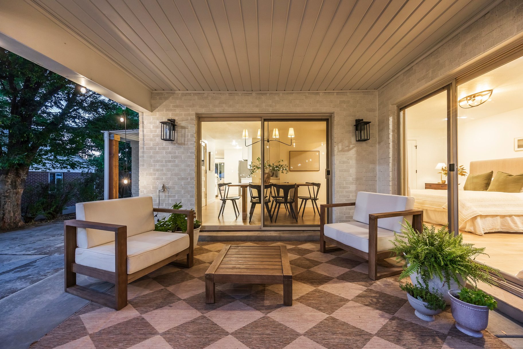  Remodeled Rambler with Outside Basement Entrance - 物件實景