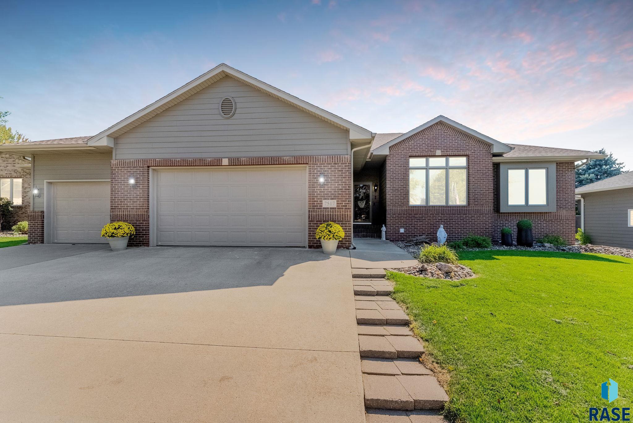 Sioux Falls, South Dakota, 57106, United States, 5 Bedrooms Bedrooms, ,3 BathroomsBathrooms,Residential,For Sale,1946502