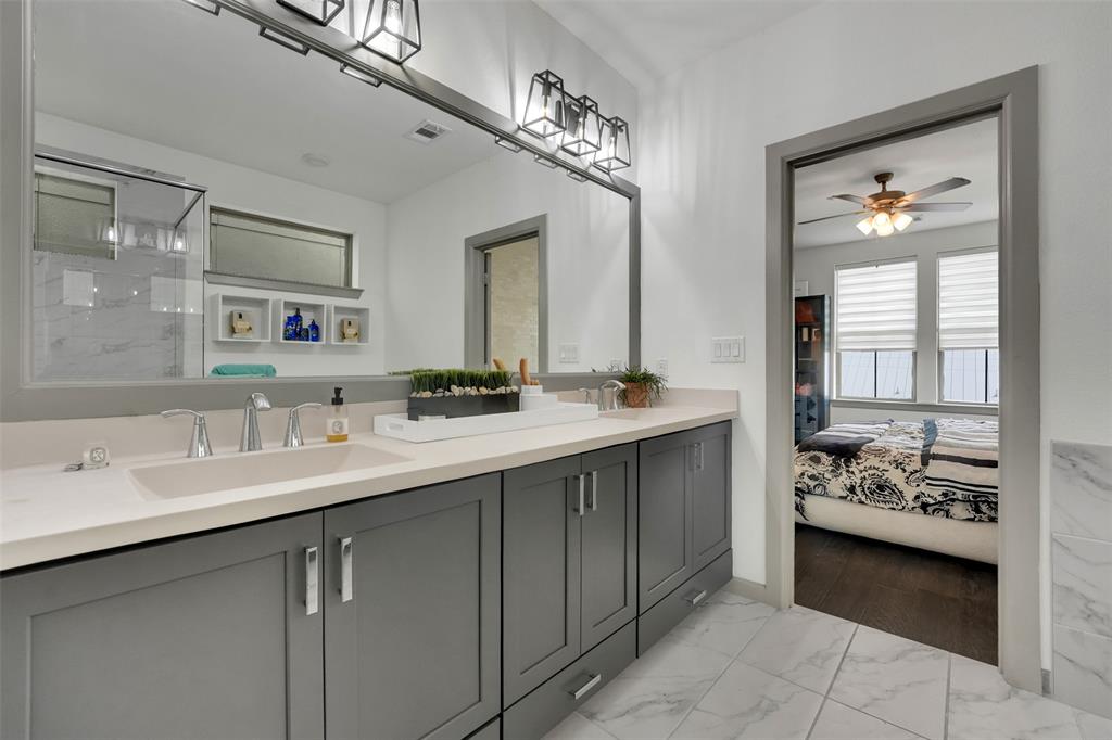 Dallas, Texas, 75212, United States, 3 Bedrooms Bedrooms, ,4 BathroomsBathrooms,Residential,For Sale,1897379
