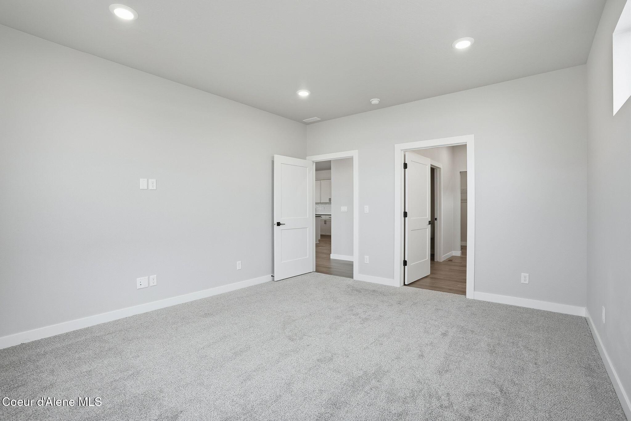 Coeur d'Alene, Idaho, 83815, United States, 4 Bedrooms Bedrooms, ,3 BathroomsBathrooms,Residential,For Sale,2015993