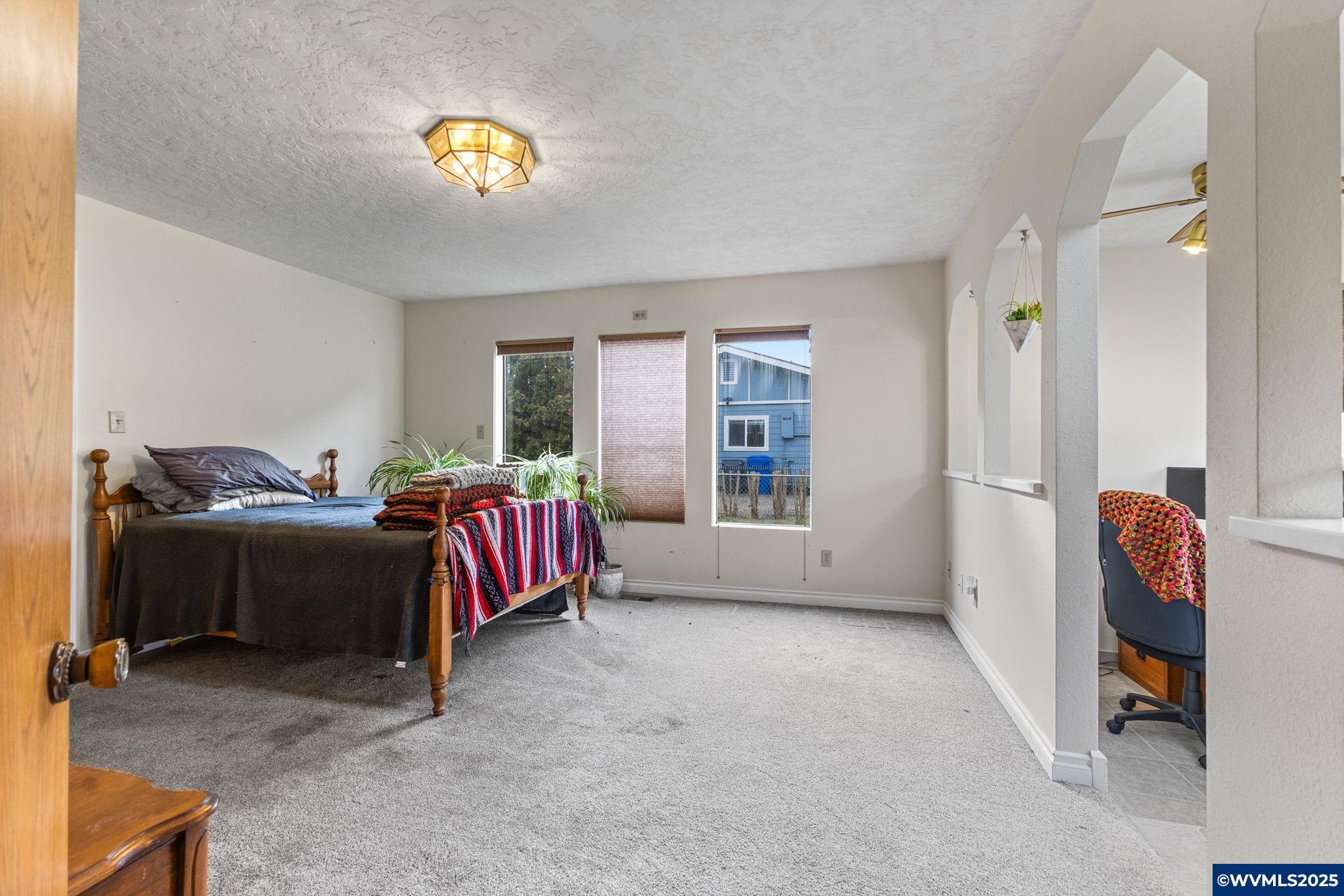 Salem, Oregon, 97317, United States, 6 Bedrooms Bedrooms, ,4 BathroomsBathrooms,Residential,For Sale,1907715