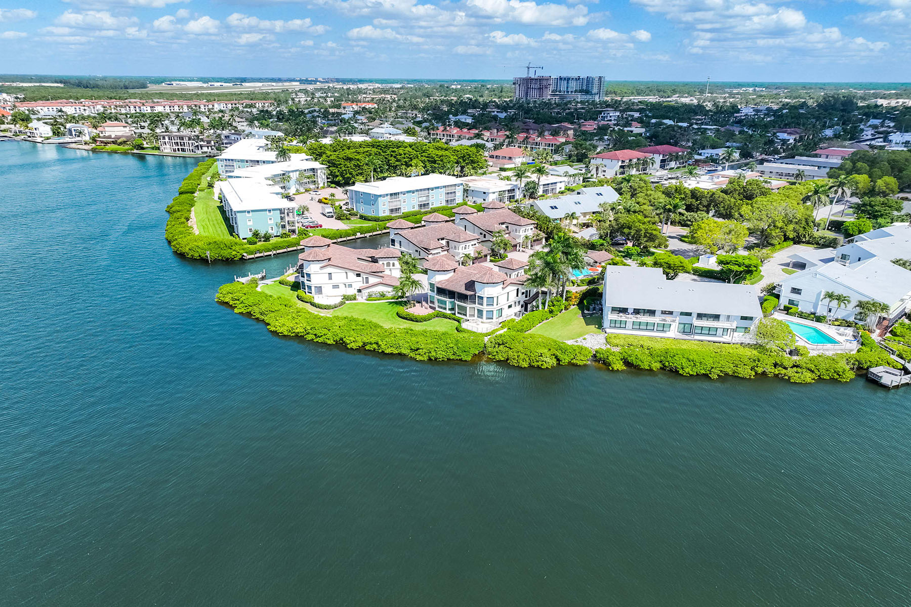  ROYAL HARBOR - BAYVIEW ESTATES - 物件實景