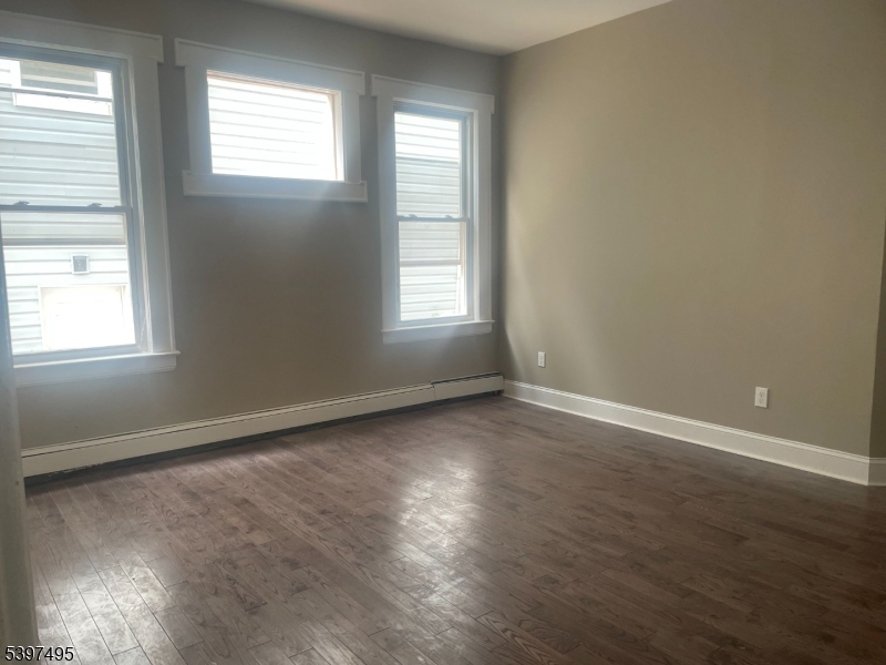 Newark City, New Jersey, 07106, United States, 9 Bedrooms Bedrooms, ,3 BathroomsBathrooms,Residential,For Sale,1992802