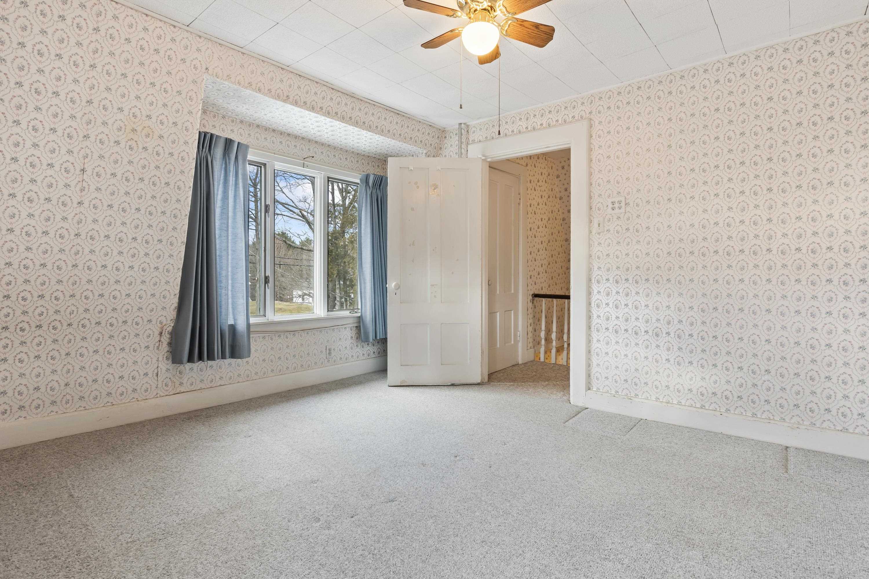 Kittery, Maine, 03904, United States, 5 Bedrooms Bedrooms, ,2 BathroomsBathrooms,Residential,For Sale,1924393