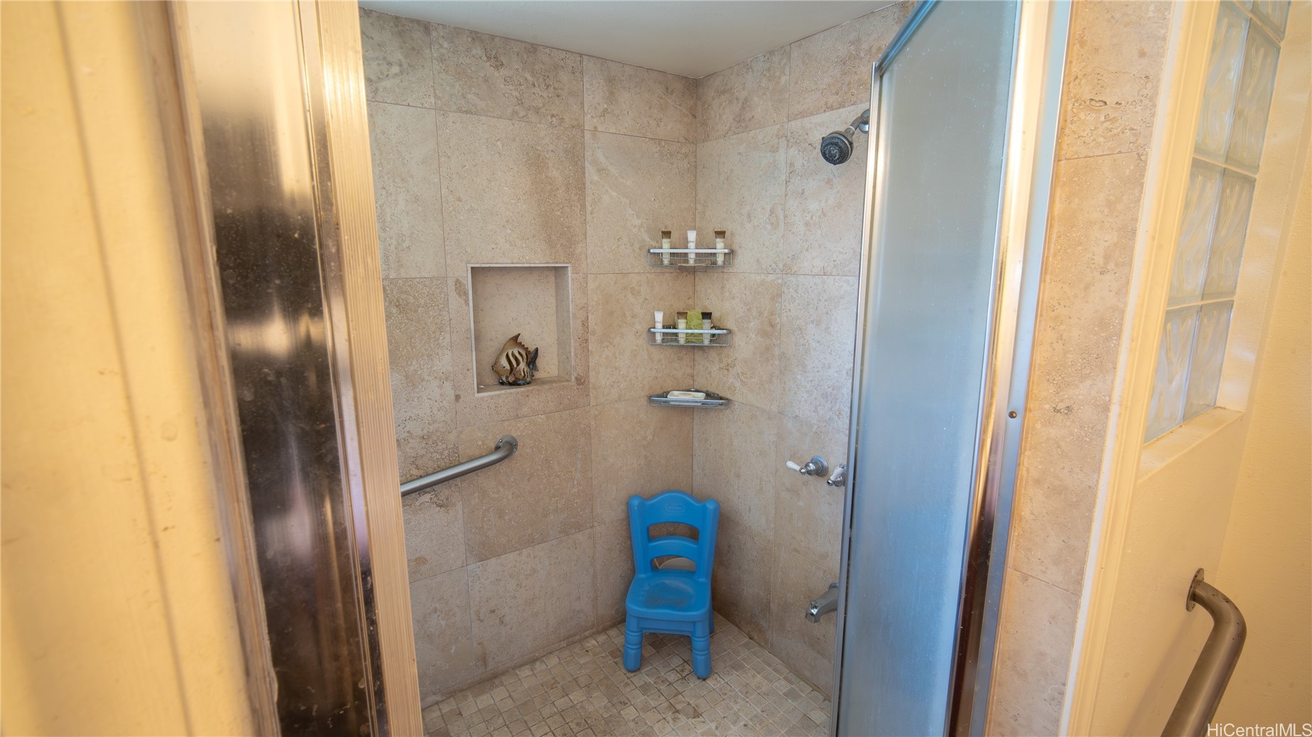 Honolulu, Hawaii, 96815, United States, 5 Bedrooms Bedrooms, ,3 BathroomsBathrooms,Residential,For Sale,1994650