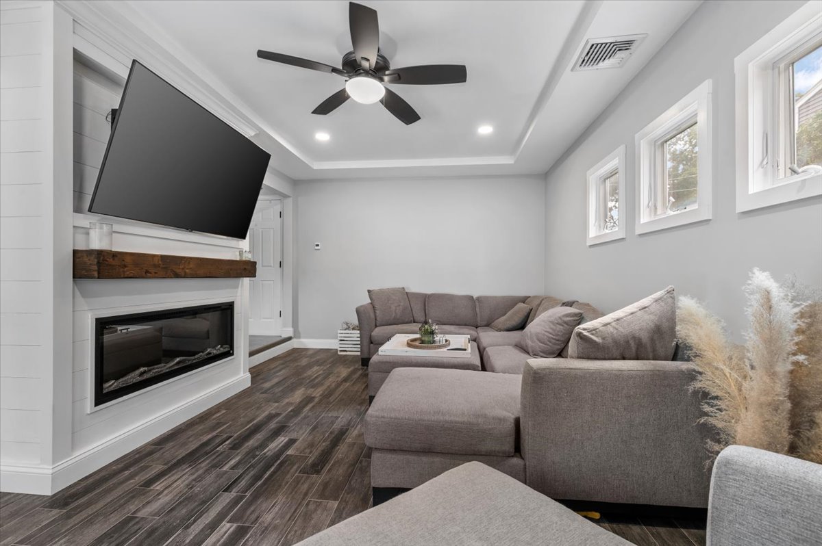 Sayville, New York, 11782, United States, 4 Bedrooms Bedrooms, ,3 BathroomsBathrooms,Residential,For Sale,1982763