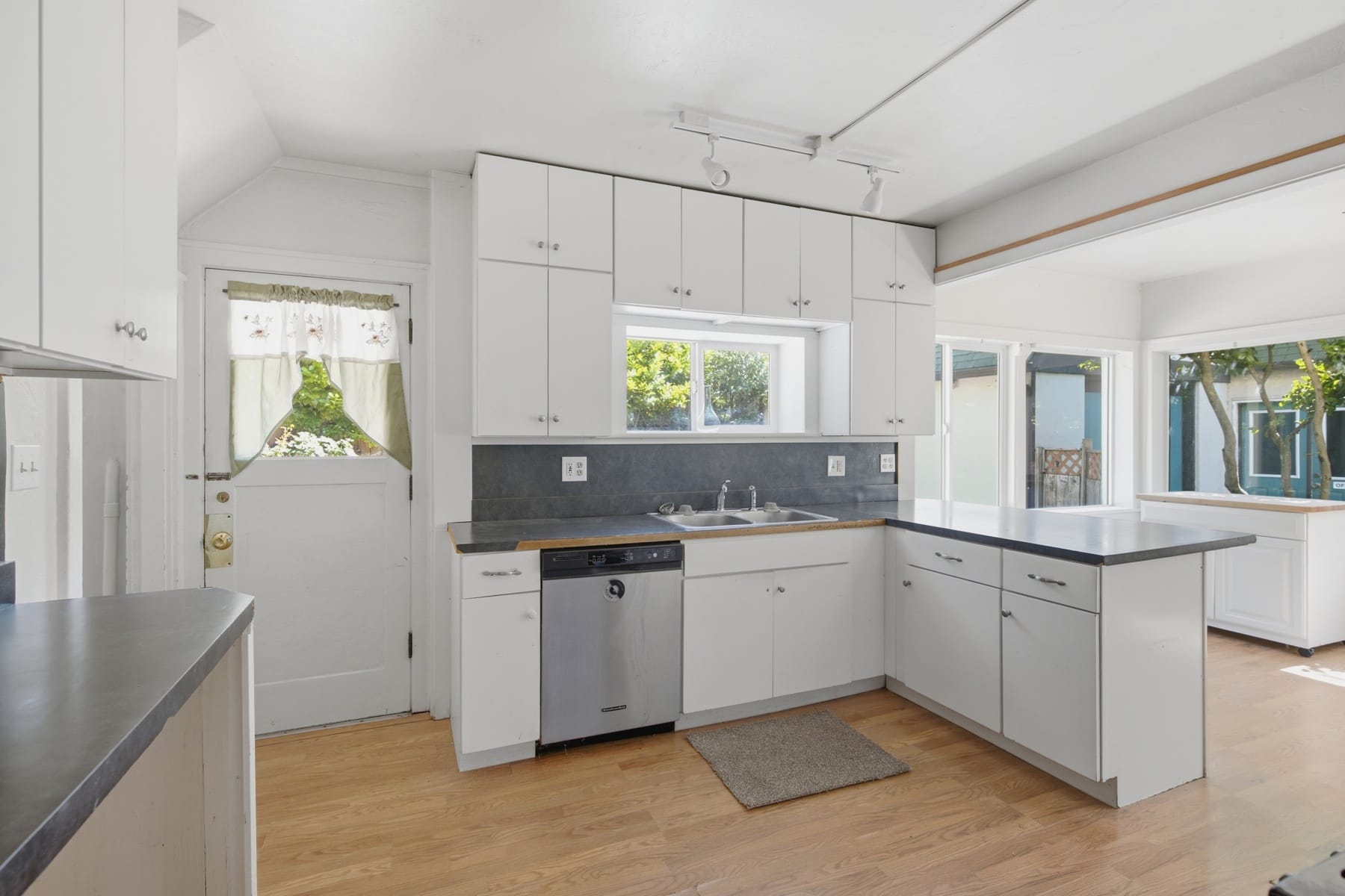  220 NW A Street Grants Pass, OR 97526 - 物件實景