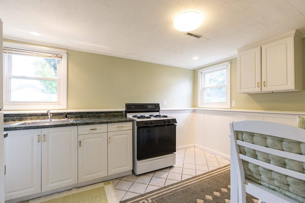 Stoughton, Massachusetts, 02072, United States, 4 Bedrooms Bedrooms, ,2 BathroomsBathrooms,Residential,For Sale,1976018