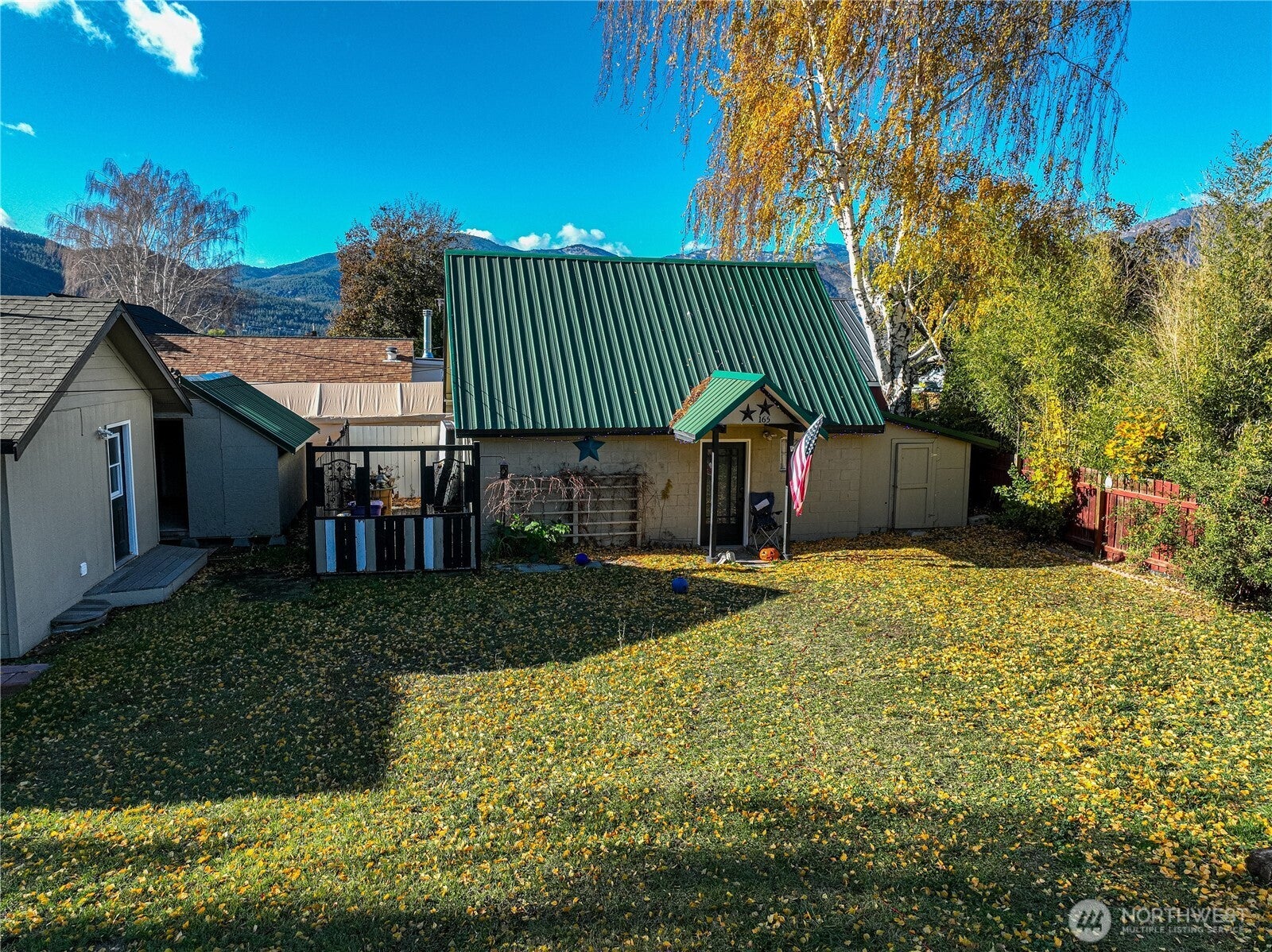 Manson, Washington, 98831, United States, 3 Bedrooms Bedrooms, ,2 BathroomsBathrooms,Residential,For Sale,1992965