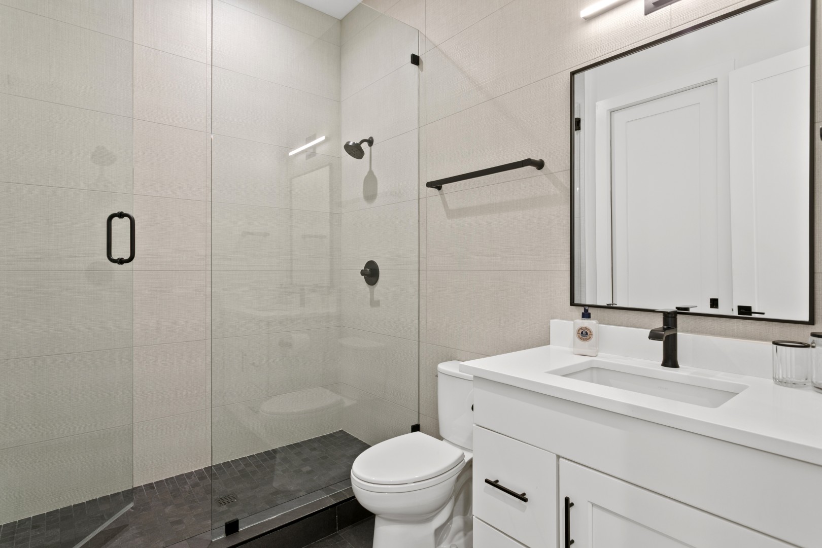 Tampa, Florida, 33609, United States, 5 Bedrooms Bedrooms, ,5 BathroomsBathrooms,Residential,For Sale,2008551