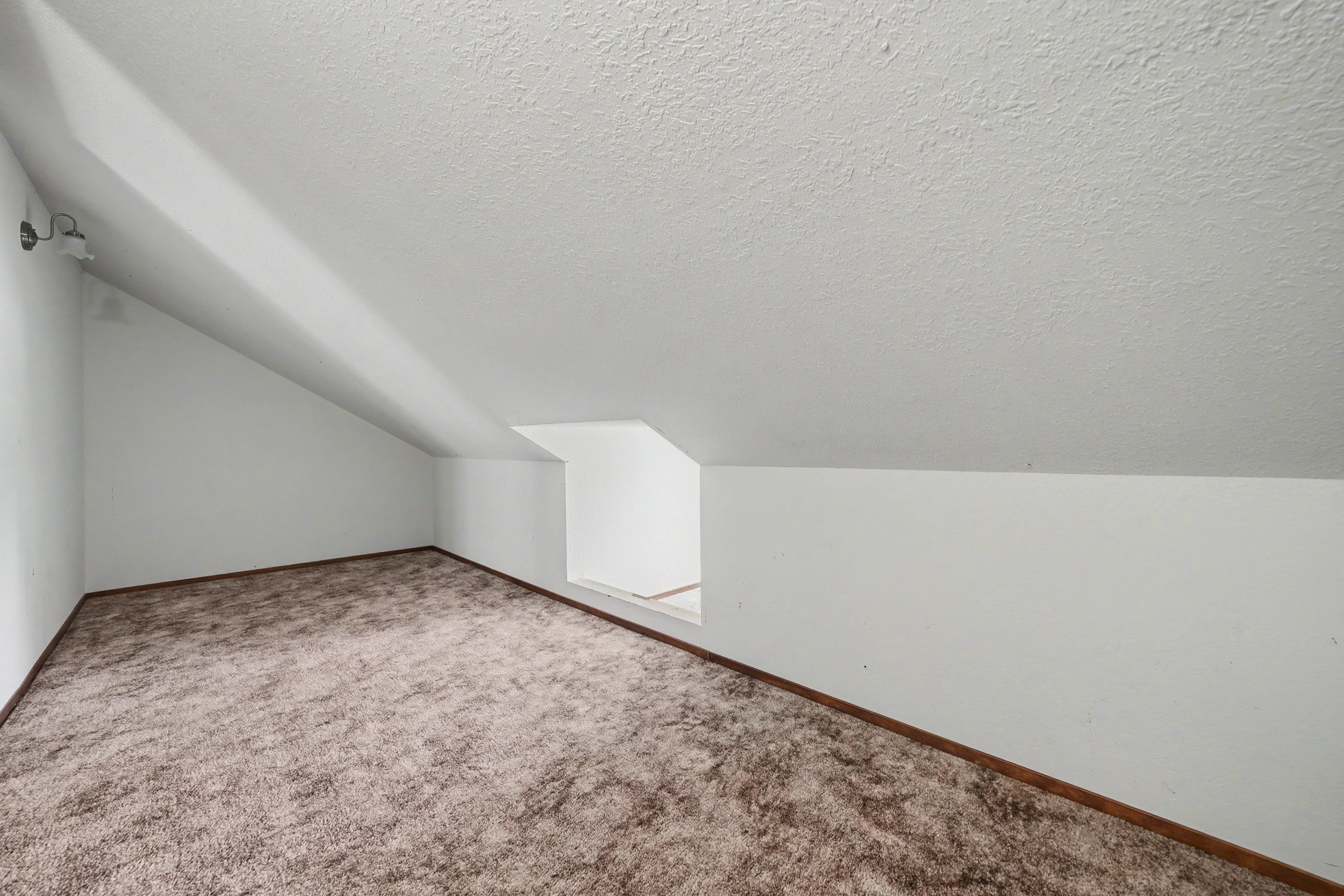  Spacious Sutter Creek Home with Hillside Views and Endless Potential - 物件實景