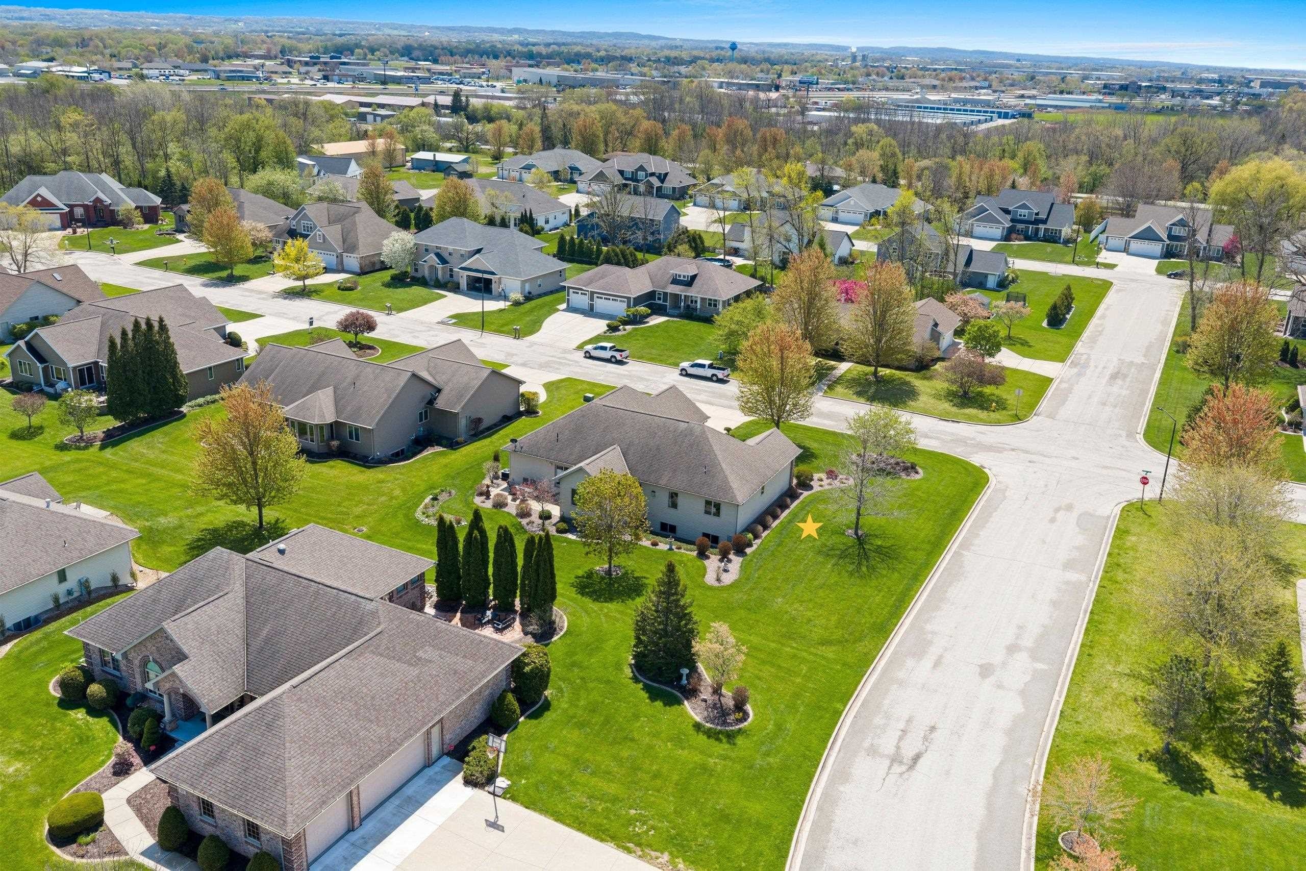 DE PERE, Wisconsin, 54115, United States, 3 Bedrooms Bedrooms, ,4 BathroomsBathrooms,Residential,For Sale,2048400