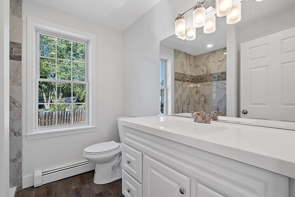Exeter, New Hampshire, 03833, United States, 4 Bedrooms Bedrooms, ,3 BathroomsBathrooms,Residential,For Sale,1927852