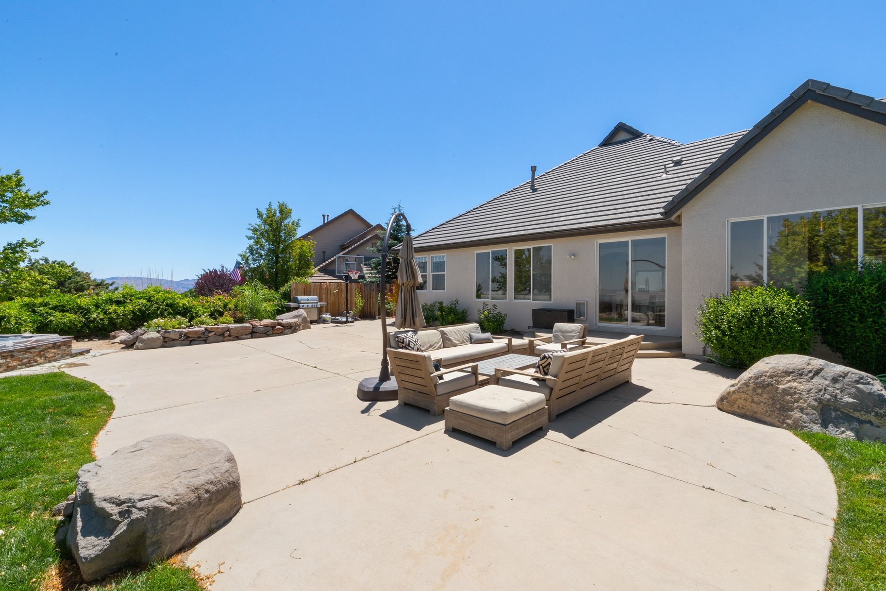 Gorgeous, Fully Updated Arrowcreek Home with Stunning Views - 物件實景