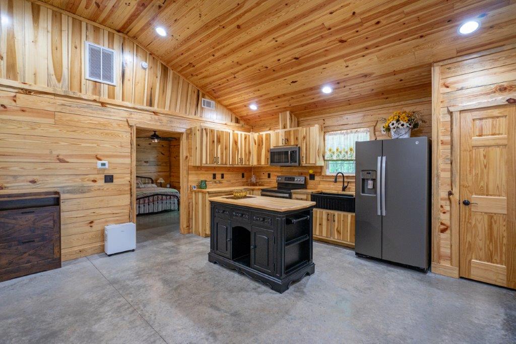 LaGrange, Georgia, 30240, United States, 2 Bedrooms Bedrooms, ,2 BathroomsBathrooms,Residential,For Sale,1865221