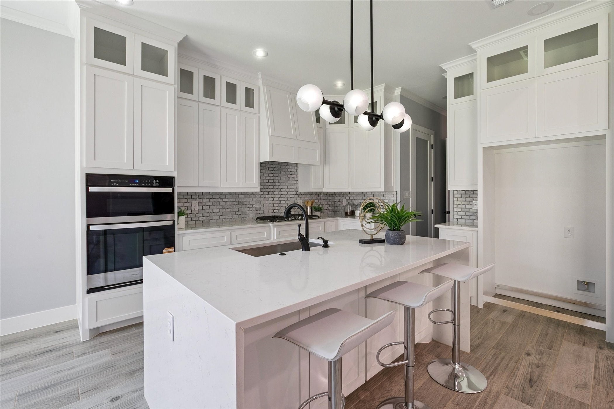 Arlington, Texas, 76012, United States, 4 Bedrooms Bedrooms, ,3 BathroomsBathrooms,Residential,For Sale,1974791